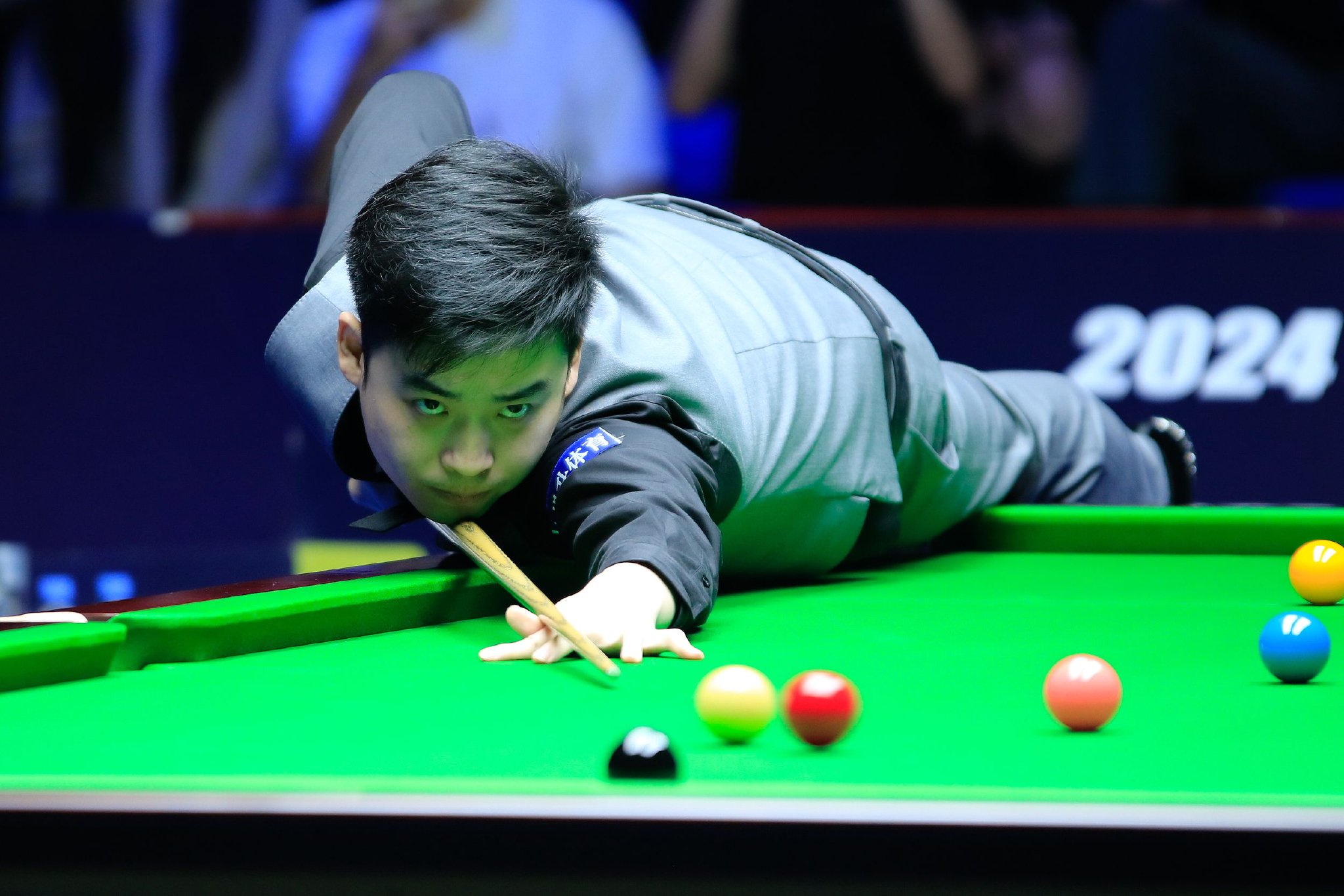 历严格的身 历严格的身