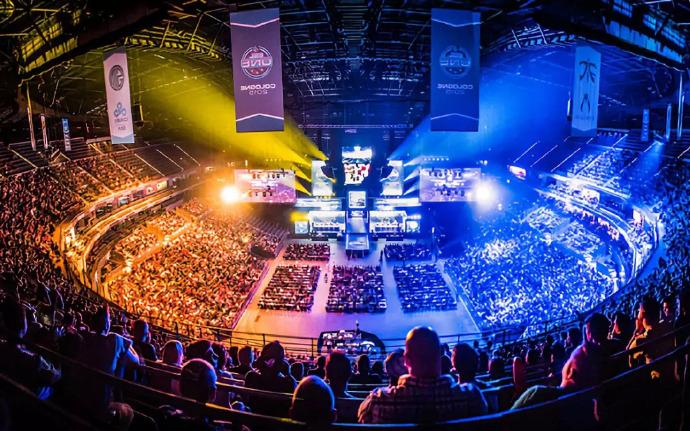 并迫使其他 并迫使其他